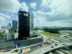 Gateway East (D7), Office #577436031